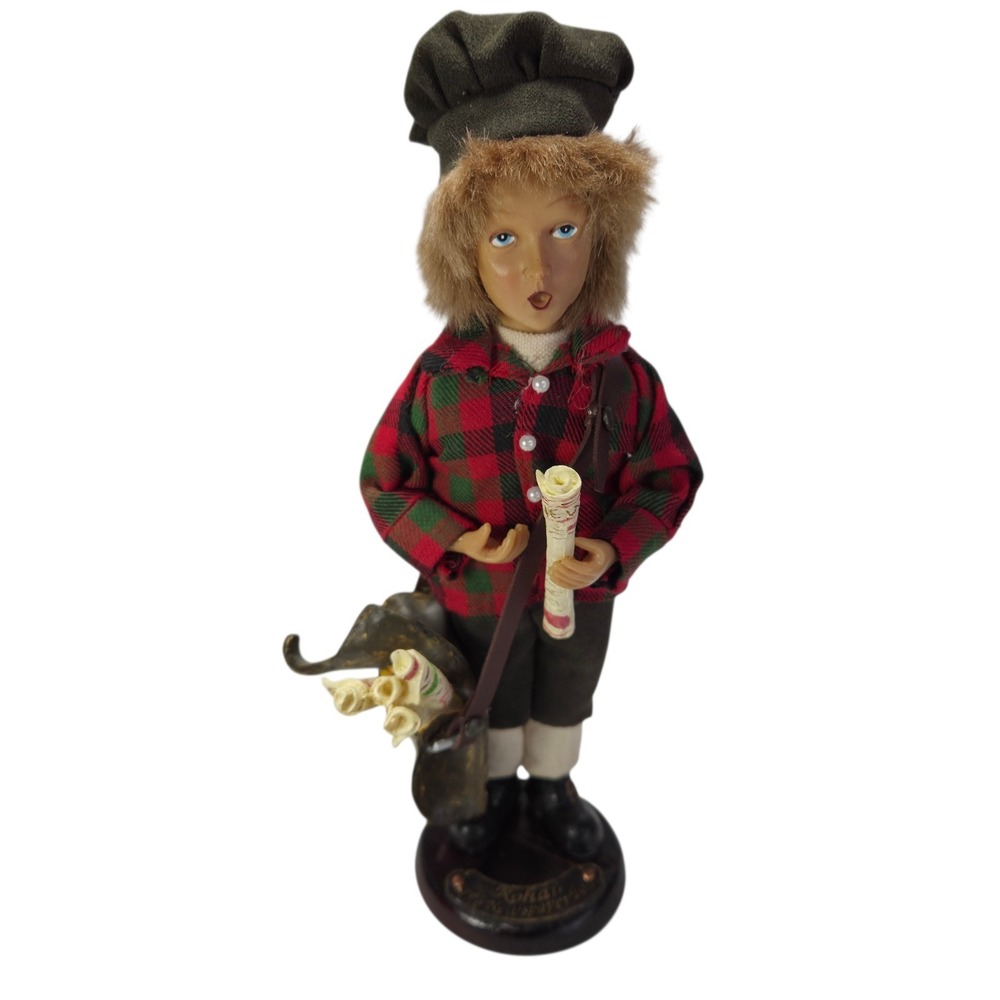 Christmas Carolers Rohan The Newspaper Boy Figurine Plaid Jacket Statue Vtg